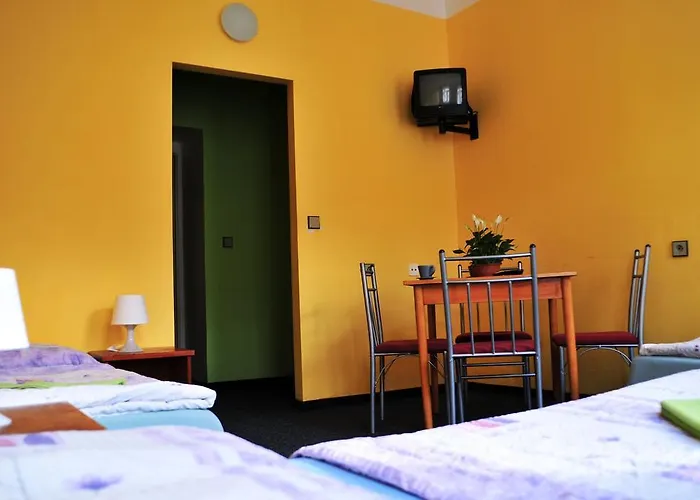 Alia Hostel *