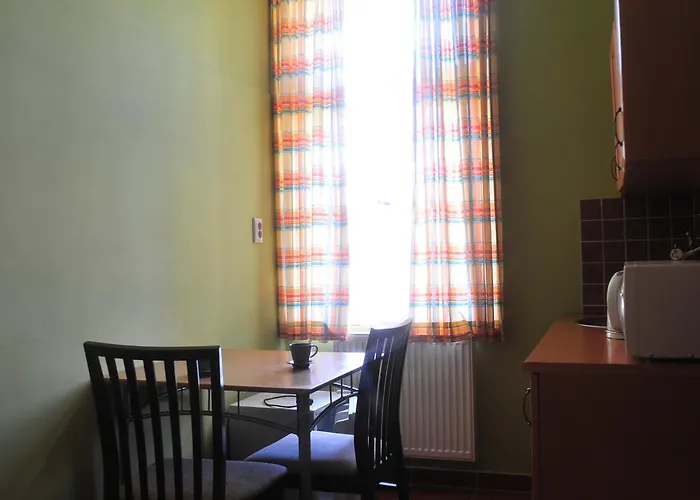 Alia Hostel *