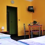 Alia Hostel *