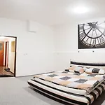 Alia Hostel *