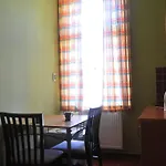 Alia Hostel *